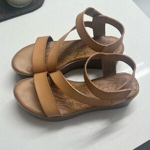Blowfish light leather platform wedges sandals